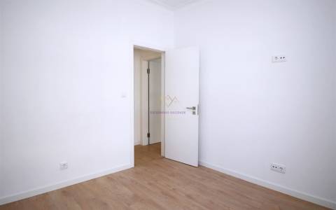 Apartamento remodelado centro Amadora