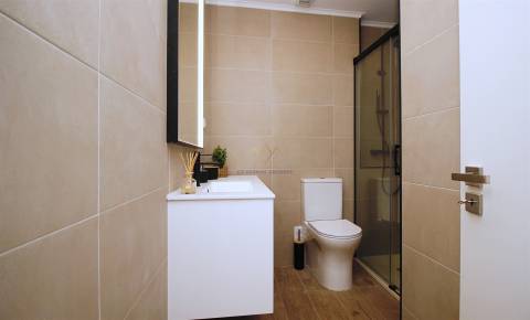 Apartamento remodelado centro Amadora