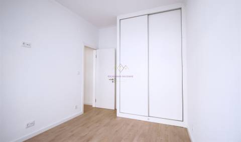 Apartamento remodelado centro Amadora