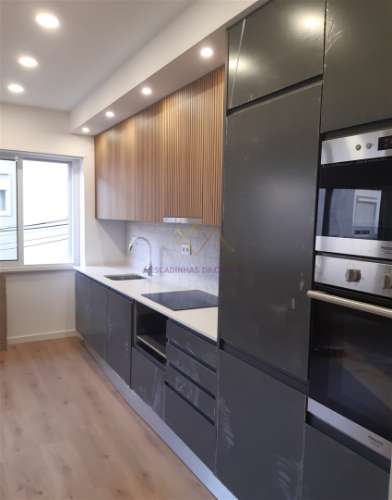 Apartamento remodelado centro Amadora