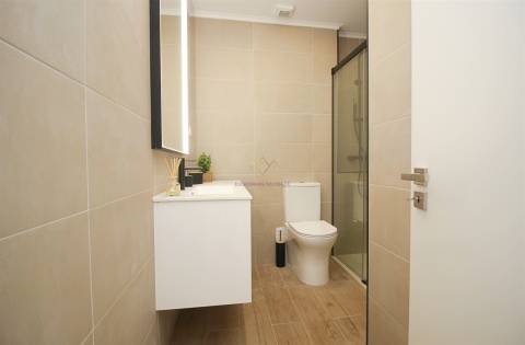 Apartamento remodelado centro Amadora