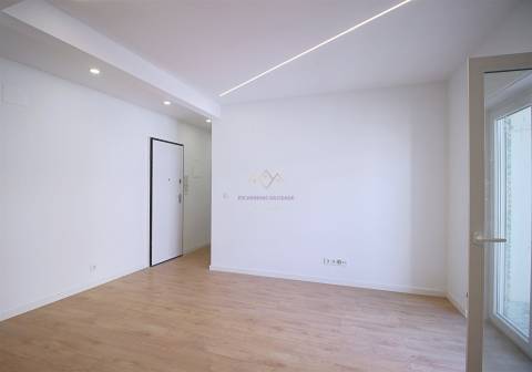 Apartamento remodelado centro Amadora