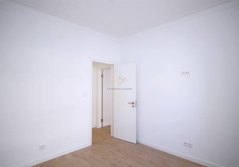 Apartamento remodelado centro Amadora