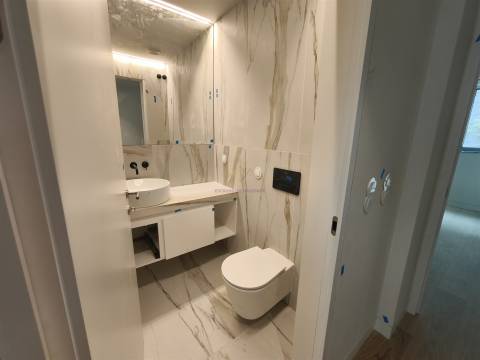 T2+1 com acabamentos nobres, em Condomínio com piscina na Estrela