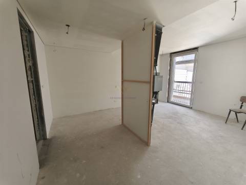 T2 com Jardim Privativo 39 m2 em Condomínio na Junqueira