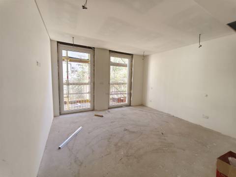 T2 com Jardim Privativo 39 m2 em Condomínio na Junqueira