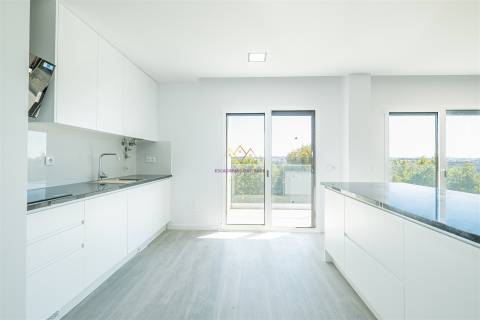 Espetacular apartamento T5 Duplex a estrear, Montijo