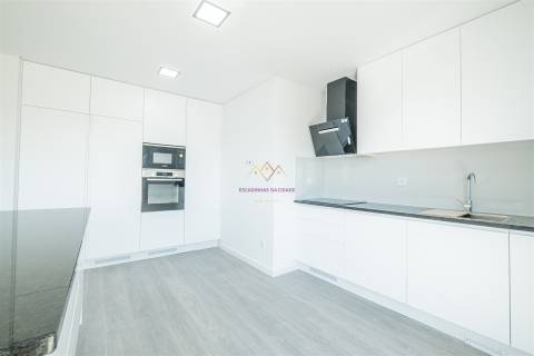 Espetacular apartamento T5 Duplex a estrear, Montijo