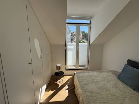 T2 Remodelado com Vista Rio na Graça – Viva Lisboa com Charme!