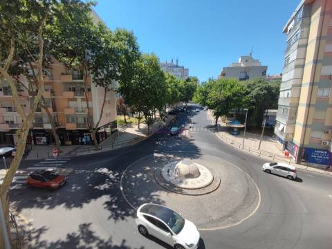 T3 Totalmente Remodelado Benfica