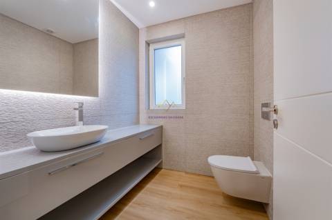 T3+1 Novo a estrear em Empreendimento de Luxo, Carcavelos