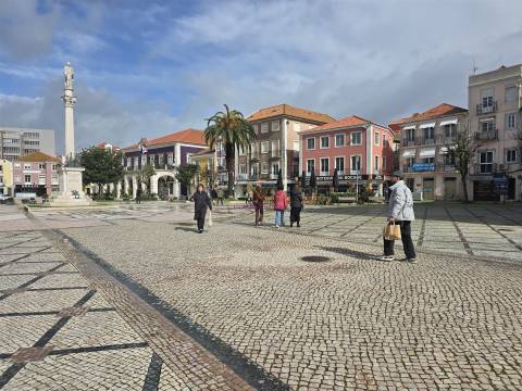 Loja para Arrendamento na Praça do Bocage em Setúbal