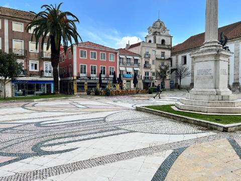 Loja para Arrendamento na Praça do Bocage em Setúbal