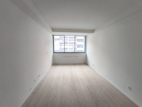 T1 em Empreendimento de luxo com Piscina