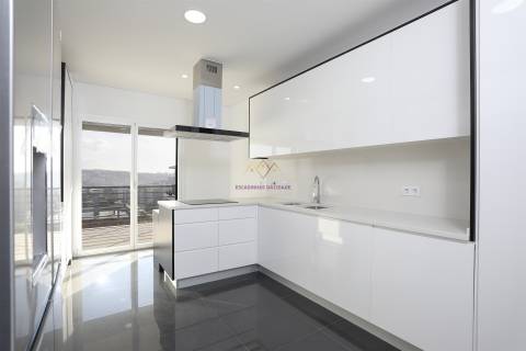 Colinas do Cruzeiro, Fantástico T4 Duplex Novo a estrear
