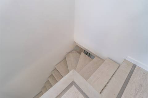 T3 Duplex com Terraço, Churrasqueira e 2 lugares de estacionamento | Condomínio Fechado com Jardim