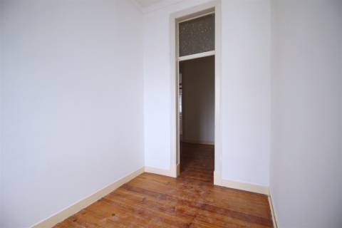 Apartamento T3 usado mas c/alguma obra Graça Lisboa