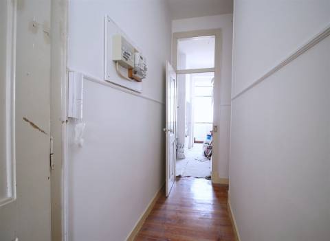 Apartamento T3 usado mas c/alguma obra Graça Lisboa