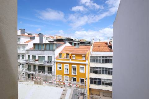 Apartamento T3 usado mas c/alguma obra Graça Lisboa