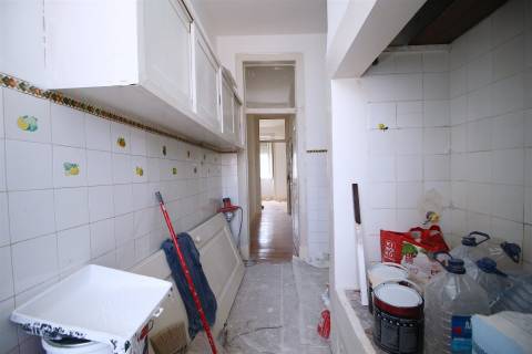 Apartamento T3 usado mas c/alguma obra Graça Lisboa