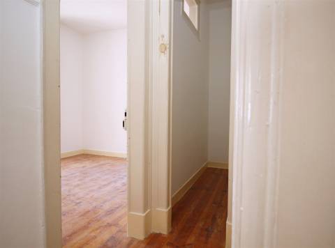 Apartamento T3 usado mas c/alguma obra Graça Lisboa