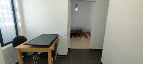 Bairro Alto, Estúdio T0+1 mobilado e equipado com internet incluída