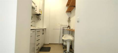 Bairro Alto, Estúdio T0+1 mobilado e equipado com internet incluída