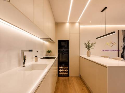 T2 com Piscina aquecida, ginásio e terraço no rooftop - Loures