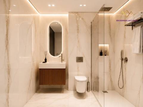 T4 duplex com Piscina aquecida, ginásio e terraço no rooftop - Loures