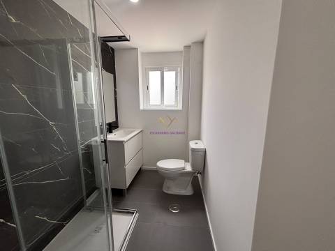 T2+1 em Remodelação Total com Vista Rio