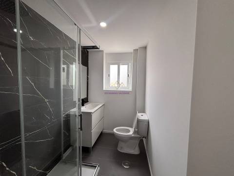 T2+1 em Remodelação Total com Vista Rio