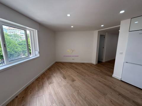 T2+1 em Remodelação Total com Vista Rio