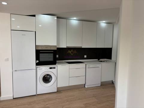 T2+1 em Remodelação Total com Vista Rio