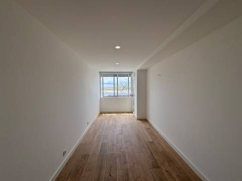 T2+1 em Remodelação Total com Vista Rio