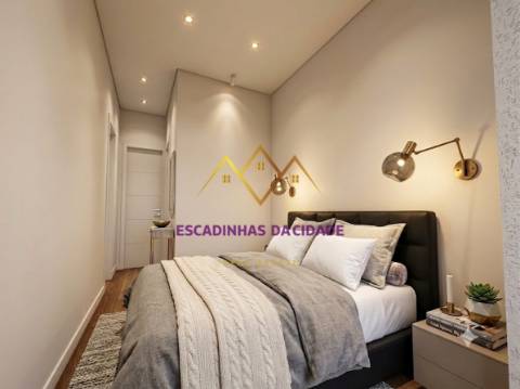 Apartamento T3 em Vialonga | Varandas, Parqueamento e Excelente Localização