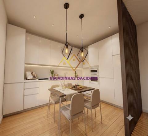 Apartamento T3 em Vialonga | Varandas, Parqueamento e Excelente Localização
