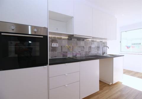 T1 Totalmente Renovado com Varanda em Odivelas - Pronto a Habitar