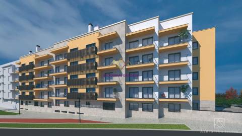 T3 com 135 m2 no Montijo | Estacionamento e Arrecadação