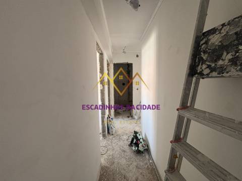 T2 Remodelado, Luminoso e Pronto para Viver — Agualva-Cacém
