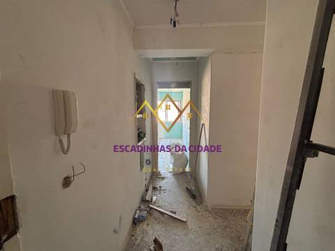 T2 Remodelado, Luminoso e Pronto para Viver — Agualva-Cacém