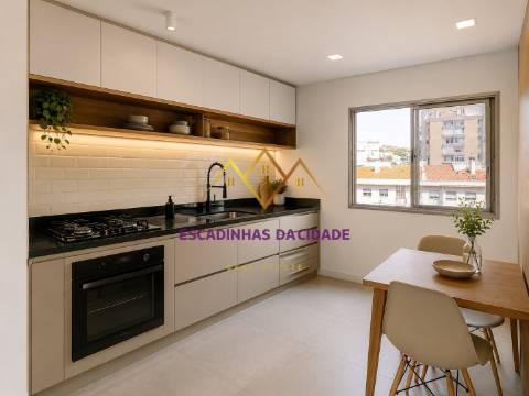 T2 Remodelado, Luminoso e Pronto para Viver — Agualva-Cacém