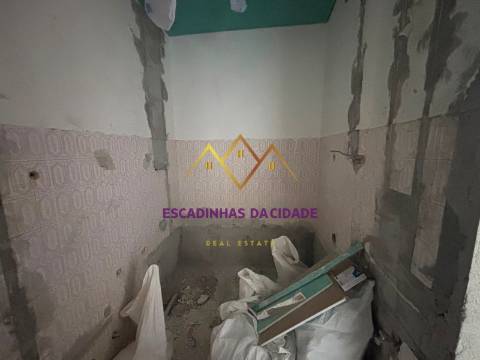 T2 Remodelado, Luminoso e Pronto para Viver — Agualva-Cacém