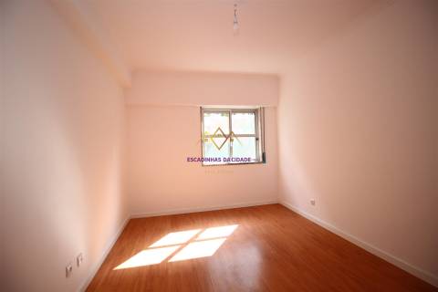 Apartamento T2 Espaçoso e Luminoso nas Mercês Sintra