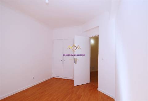 Apartamento T2 Espaçoso e Luminoso nas Mercês Sintra