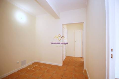 Apartamento T2 Espaçoso e Luminoso nas Mercês Sintra