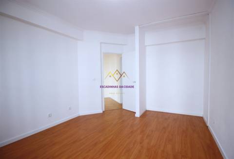 Apartamento T2 Espaçoso e Luminoso nas Mercês Sintra