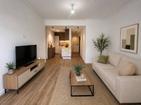 T1+1 Totalmente Renovado a Estrear c/ Design de Arquiteta | Cascais