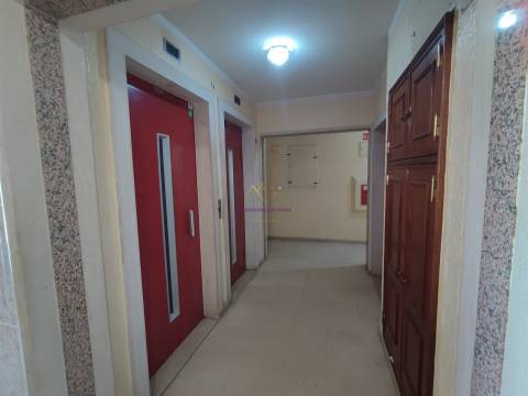 Apartamento T2 Venda em Algueirão-Mem Martins,Sintra
