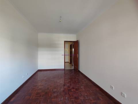 Apartamento T2 Venda em Algueirão-Mem Martins,Sintra