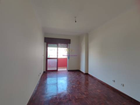 Apartamento T2 Venda em Algueirão-Mem Martins,Sintra